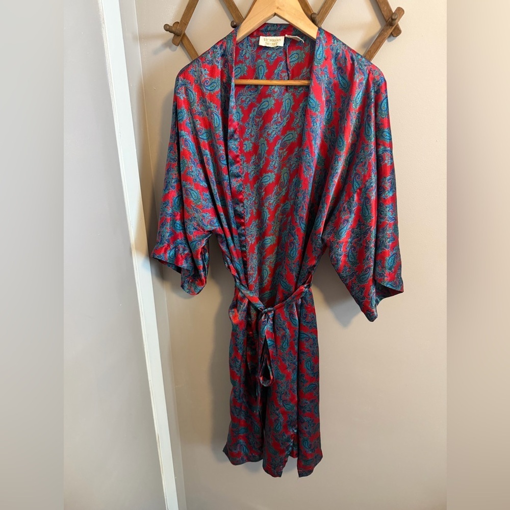 Vintage gold label Victoria’s Secret paisley satin belted robe O/S 90s